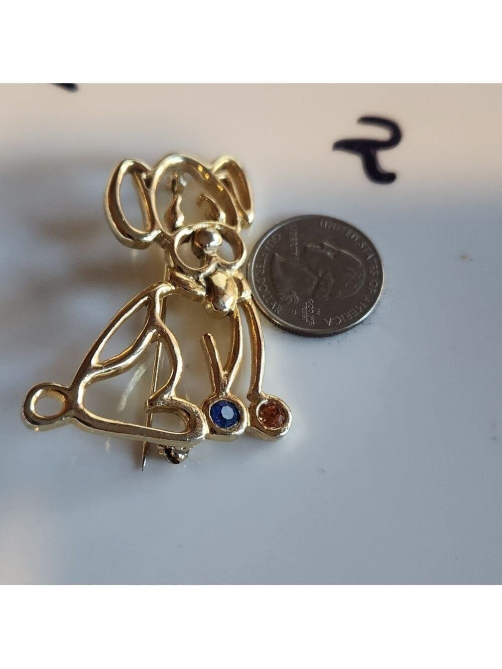 Vintage Gold Tone puppy dog brooch/pin With Rhinestones